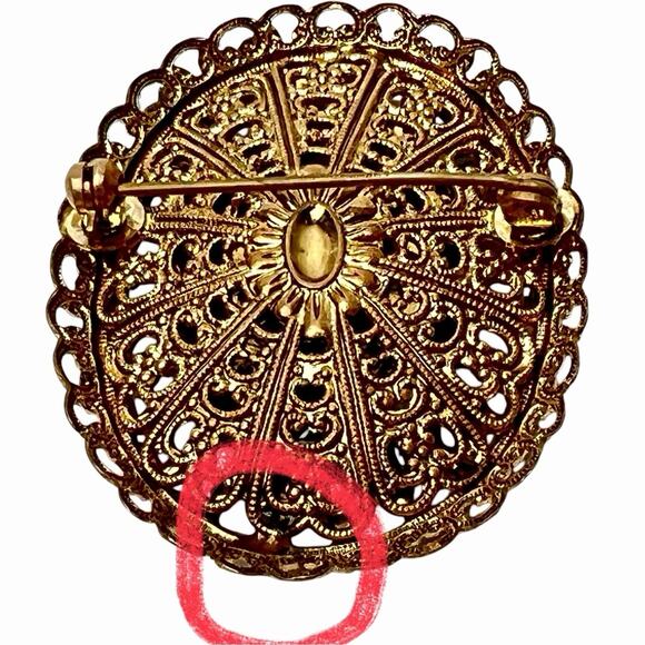 Vintage Cabochon Brooch White Glass Gold Tone Dog Tooth Prongs Filigree Large - Picture 11 of 12